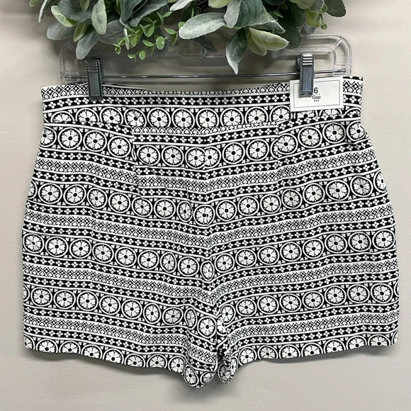 GAP Black and White High Waist Women Shorts - Picture 2 of 13